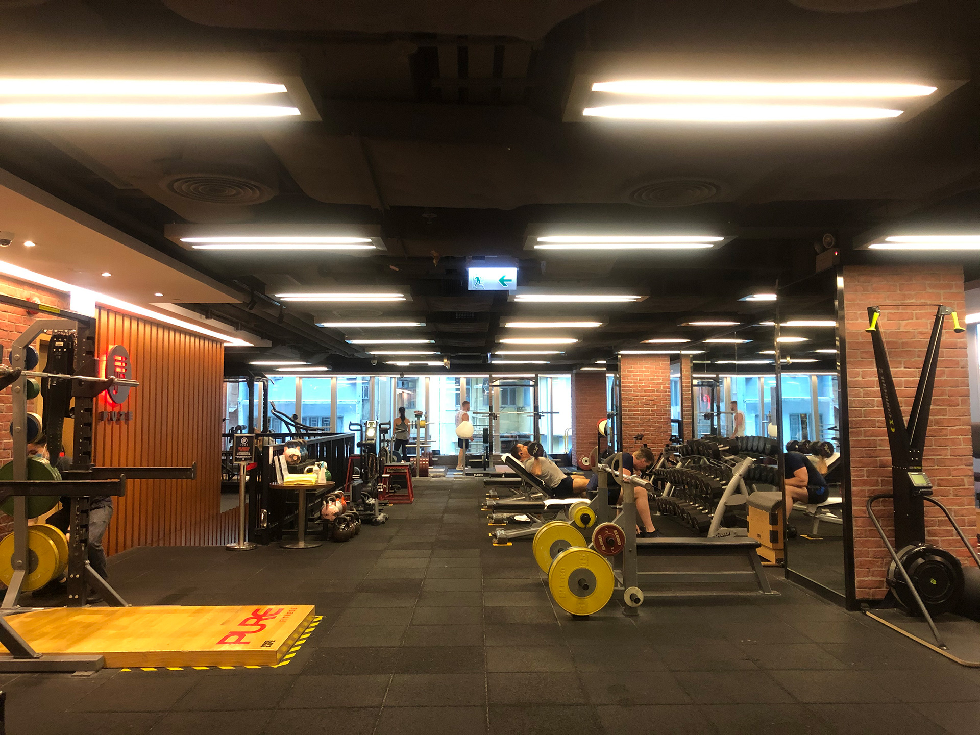 PURE Fitness - 建業榮基中心