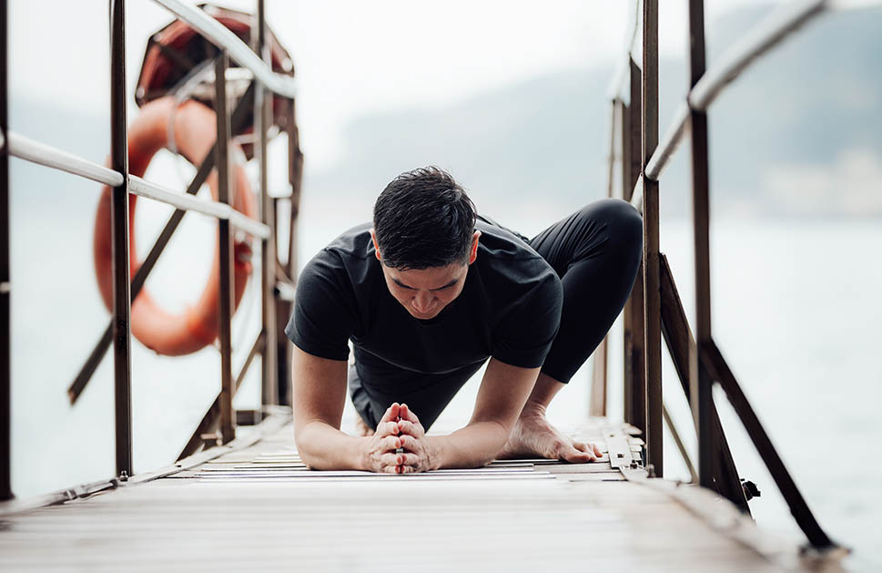 18⼩時正念陰瑜伽⼯作坊 ，由 Chris Su 指導