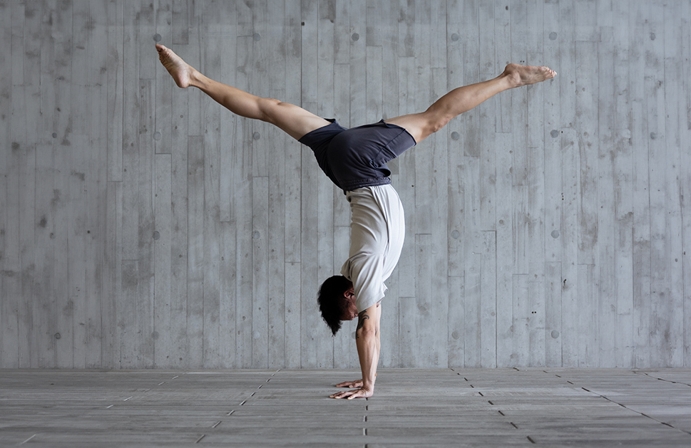 Elevate Your Practice: The Breath-Driven Handstand Workshop with Mikey Ki - Drop-in
