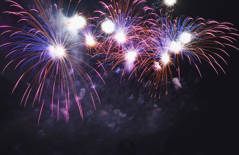 音浴與維港煙火之夜由 Tin Ming Lau 指導